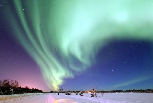 YUKÓN CON WHISTLER Y AURORAS BOREALES